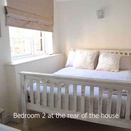 High Street Apartment Uppingham Esterno foto
